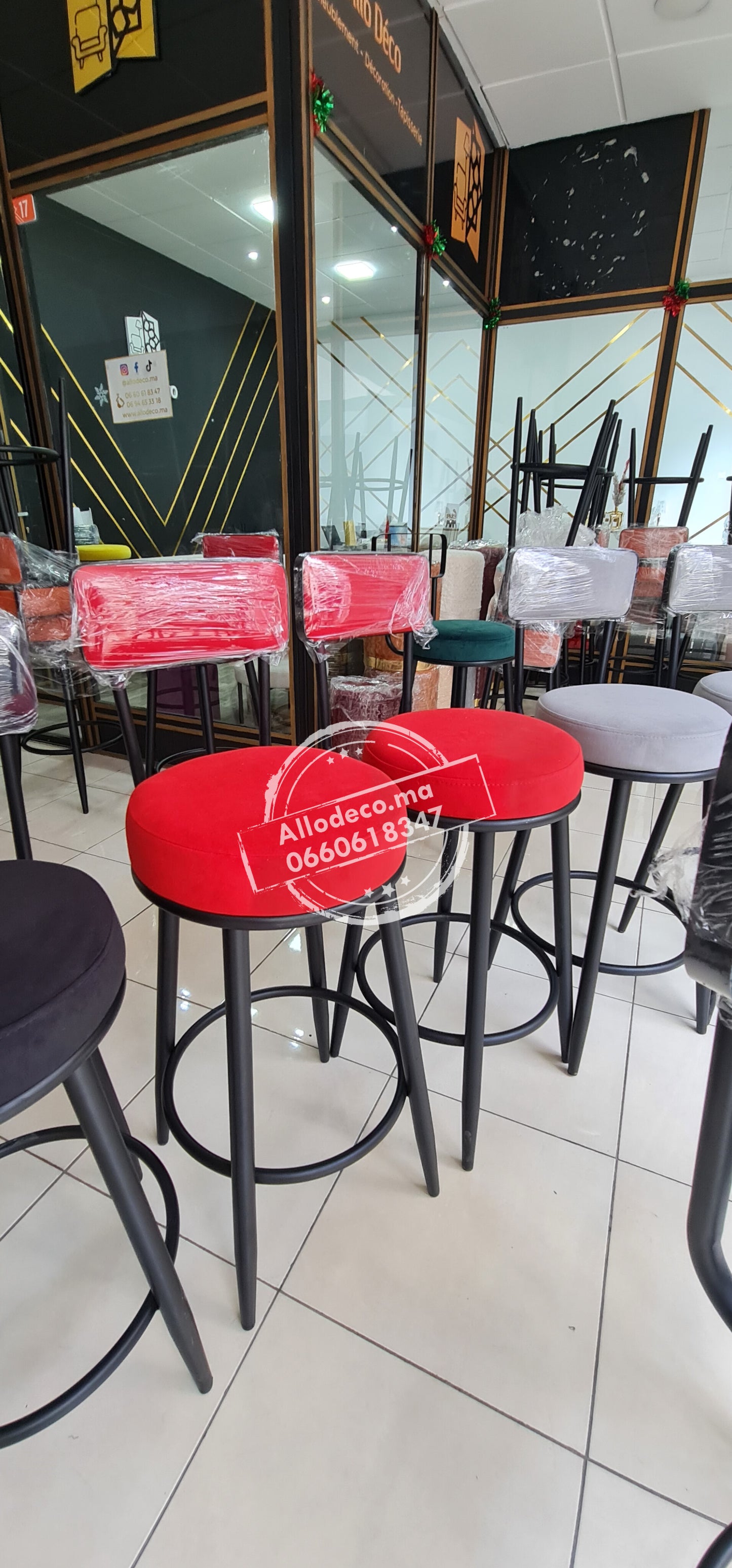 Chaise Bar TESLA - Tabouret Bar Maroc - Tabouret De Bar Tabouret de Bar Tabouret de Bar Tabourets Chaise de Salle à Manger Moderne Décoration de la Maison Pieds de Table Hauts Noirs Tabourets de Bar avec Coussin en Velours Confort