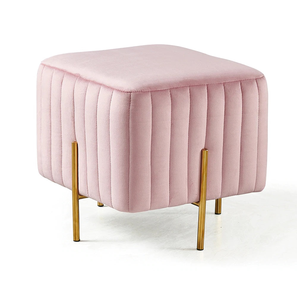 MABOURETTE  Pouf cube en velours matelassé 40×40 cm à pied métal doré –